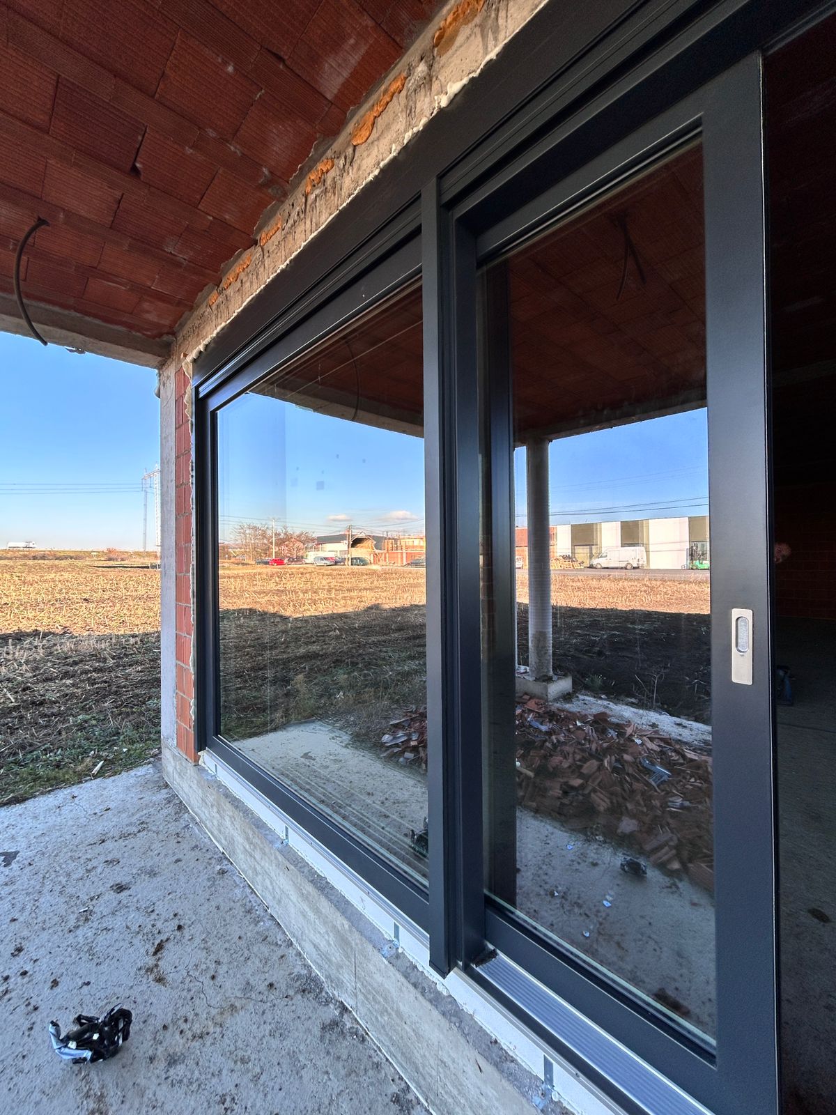 Sistem rrëshqitës i montuar nga IDEAL Plast